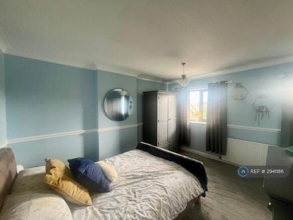 2 bed Terraced to rent Image 6