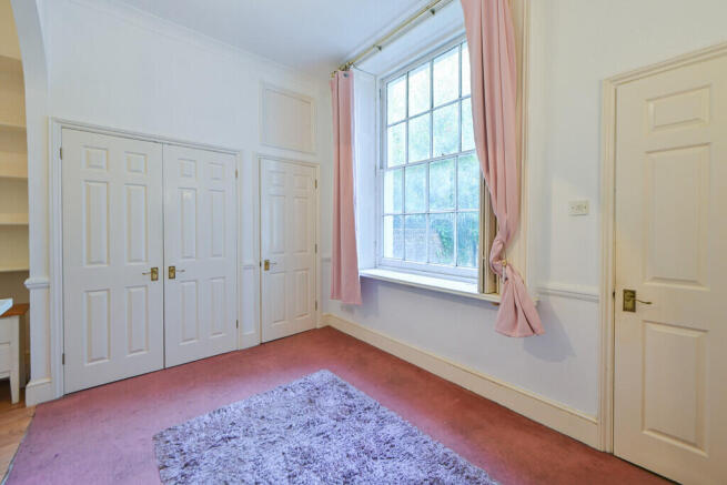 9-5 Regency Court...