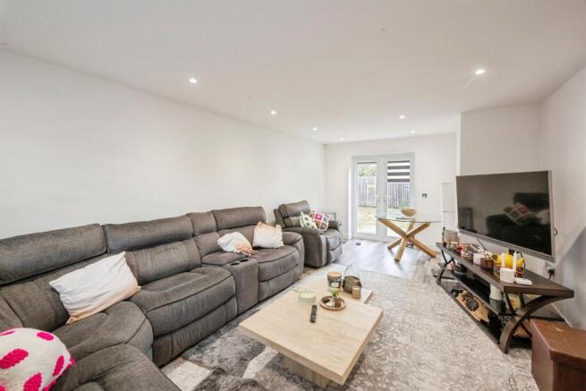 3 bed Semi-Detached for sale Image 5
