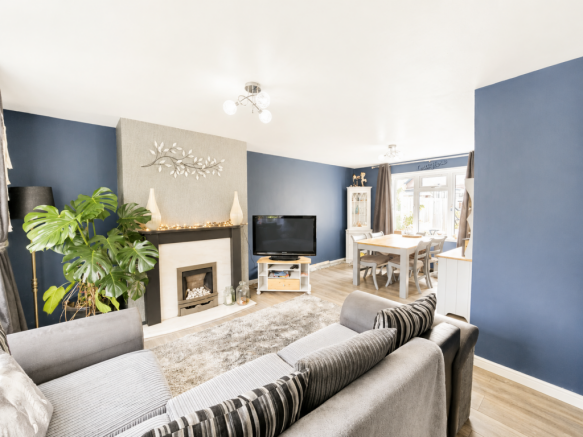 3 bed Semi-Detached for sale Image 2