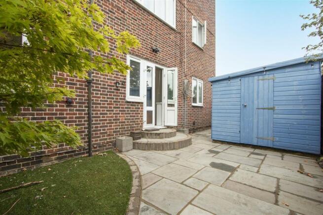18 Wandle Way, Earlsfield external 2.jpg
