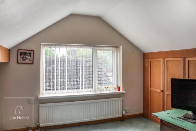 Upstairs Office/Bedroom 4