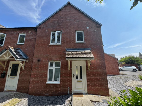 3 bed end quasi semi-detached house for sale Kins