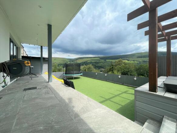 REAR GARDEN D