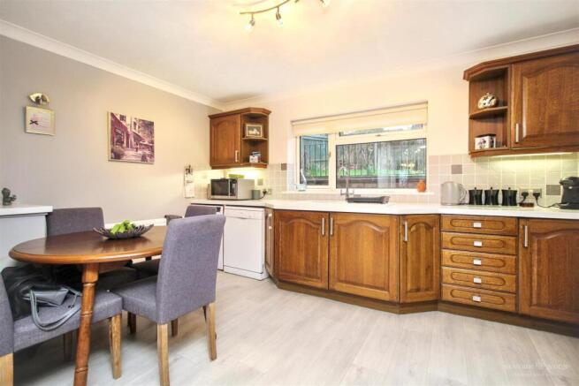 Kitchen / Breakfast Room