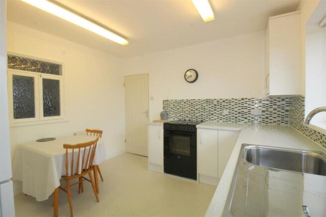 Clive Avenue, 33 Kitchen 1.JPG