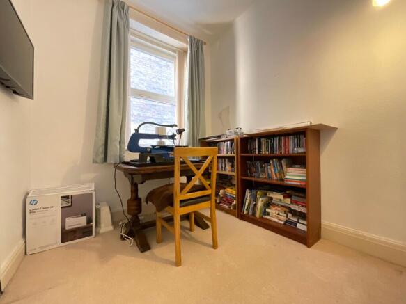 2 bed Ground Flat for sale Image 9