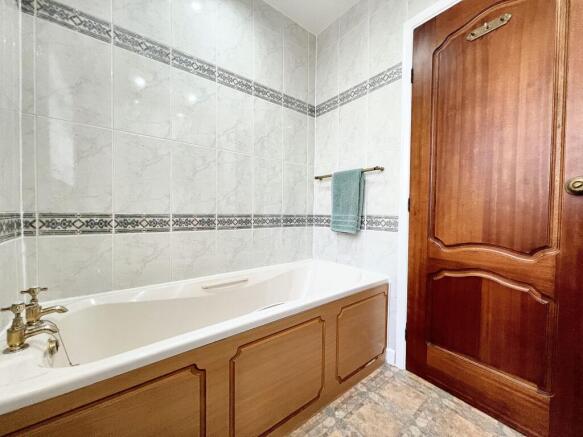 3 bed Semi-Detached for sale Image 12