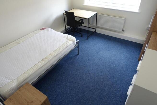 4 bed Private Halls to rent Image 9