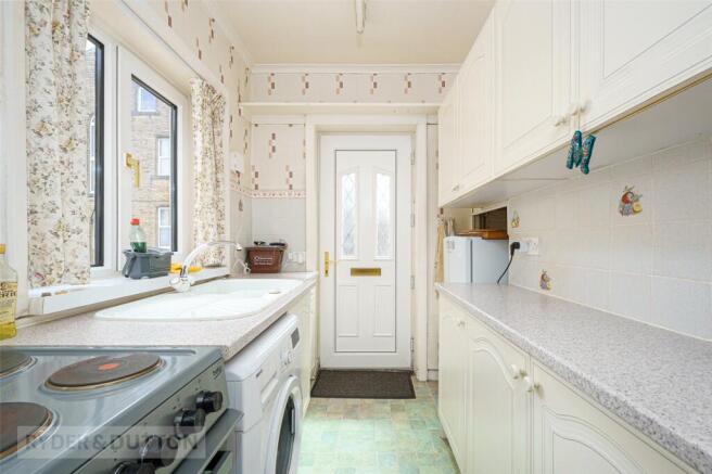3 bed Semi-Detached for sale Image 6