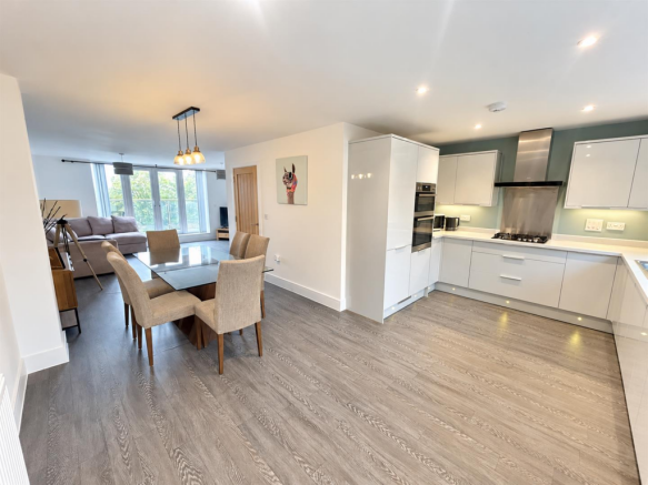 KITCHEN/ DINER