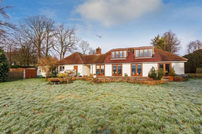house. Partnership Shere