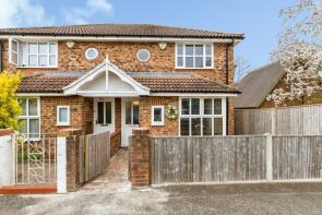 57c, Gales Drive, Three Bridges, Crawley RH10 1PE