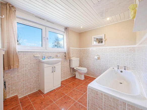 Bathroom 1-1