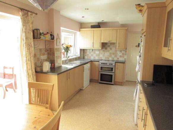 Kitchen/Dining...