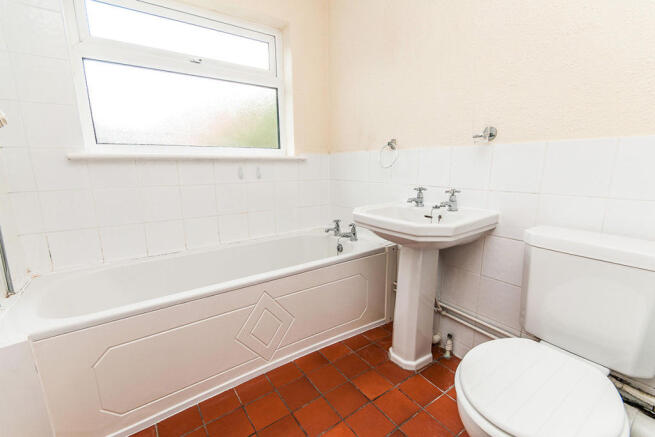 Family Bathroom / WC