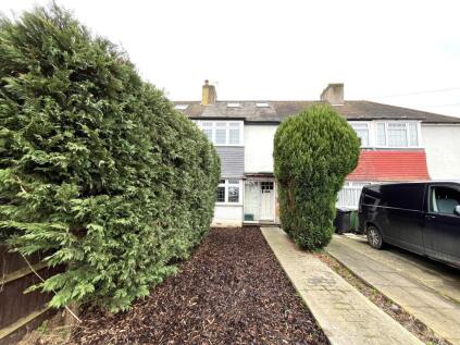 Gilders Road, Chessington, Surrey. KT9 2EB