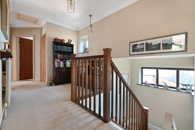 4 bed Detached for sale Image 11