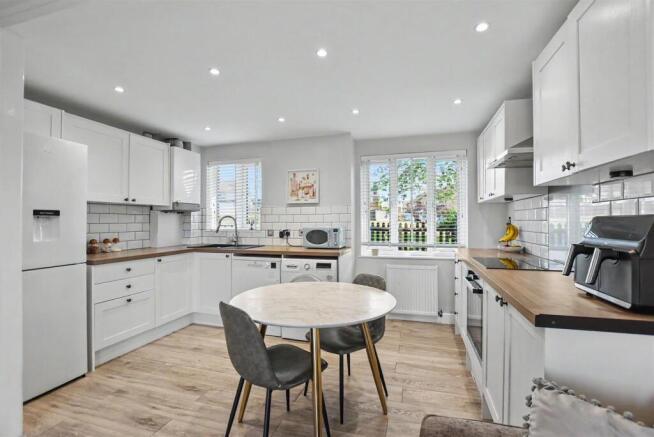 Kitchen Area.JPG