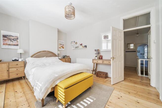 Bedroom 1.jpg