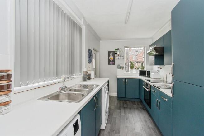 3 bed Terraced for sale Image 8