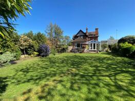 Wallsworth Lodge, Tewkesbury Road, Twigworth, Gloucester GL2 9PG