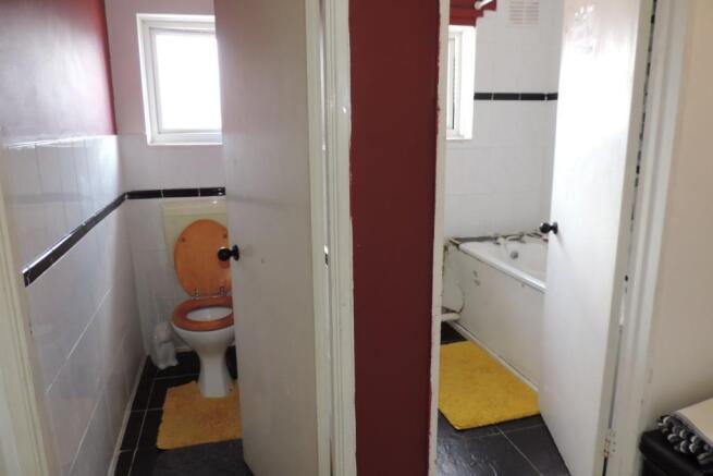 BATHROOM & WC