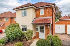 11, Loxley Close, Byfleet, West Byfleet KT14 7GA