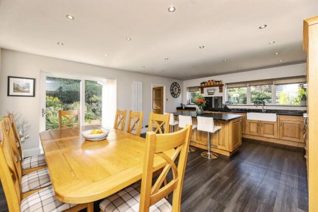3 bed Detached Bungalow for sale Image 6