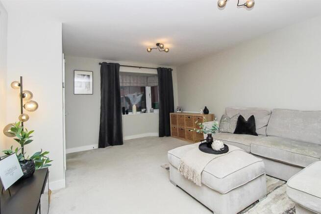 3 bed Semi-Detached for sale Image 6