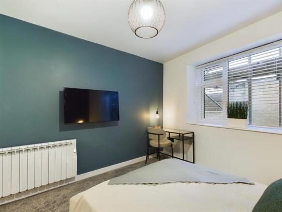 CAM03255G0-PR0032-STILL005_alt