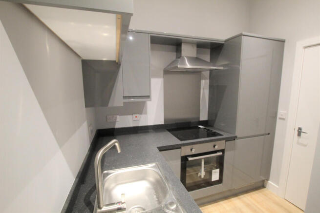 2 bed Flat to rent Image 4