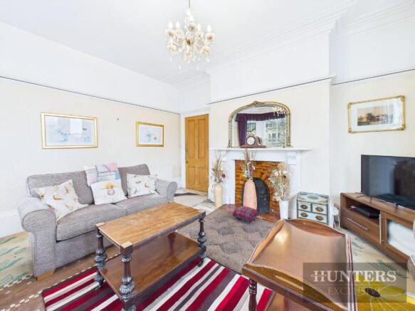 5 bed Town House for sale Image 6