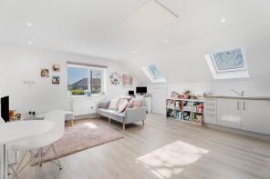 6, 2d Bertram House, Park Close, Didcot OX11 0AA