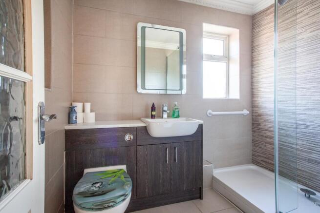 4 bed Semi-Detached for sale Image 10