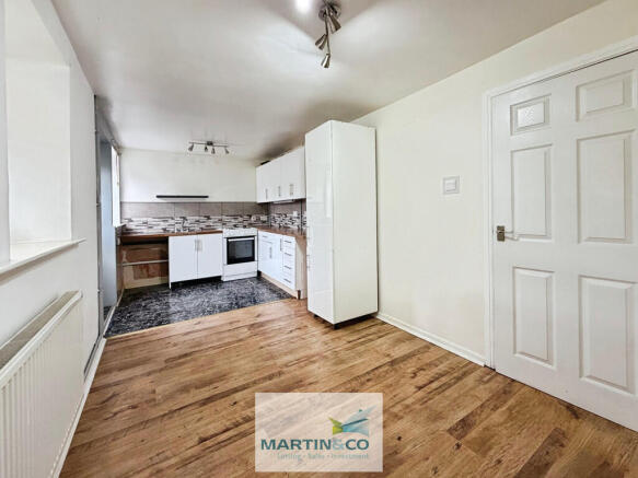 3 bed Town House for sale Image 4