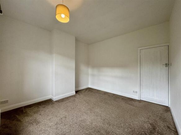3 bed Semi-Detached Bungalow for sale Image 11