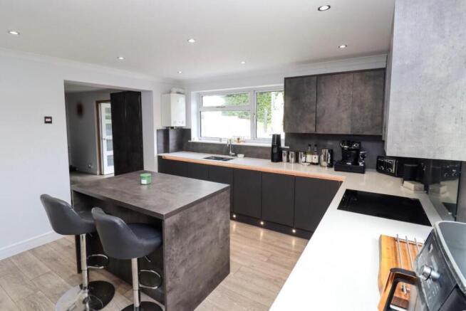Kitchen/Breakfast Room