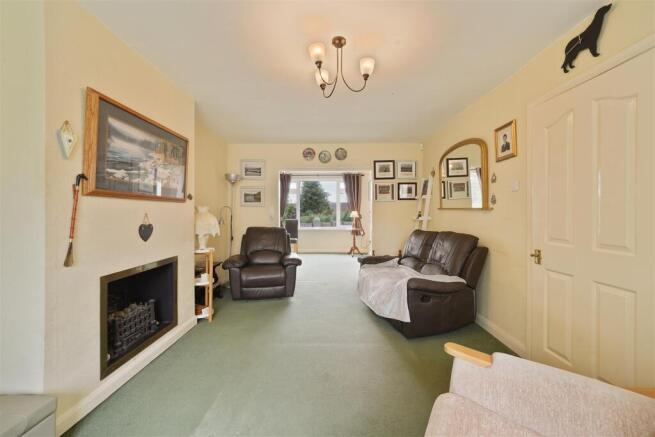 4 bed Detached for sale Image 4