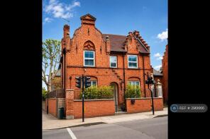 16b, Latchmere Road, London SW11 2DX