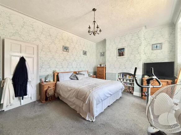 3 bed Terraced for sale Image 9