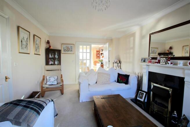 Living Room 2.jpg
