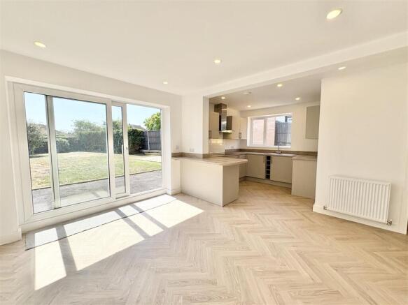 Kitchen/Reception Lounge