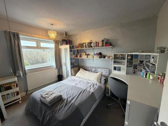 4 bed Detached for sale Image 12