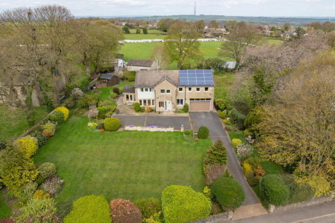 5 bed Detached for sale Image 7
