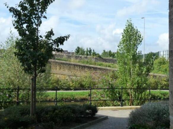 2 bed Apartment to rent Image 9