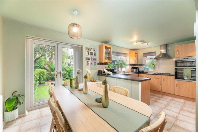 3 bed Semi-Detached for sale Image 10