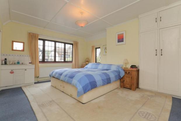 BEDROOM 1