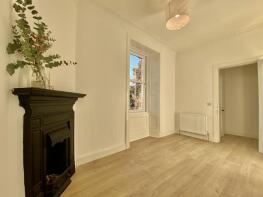 1f2, 76, Hawthornvale, Newhaven, Edinburgh EH6 4JX