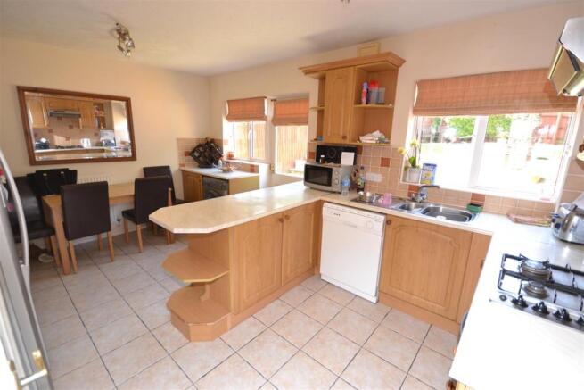 Kitchen/Breakfast Ro